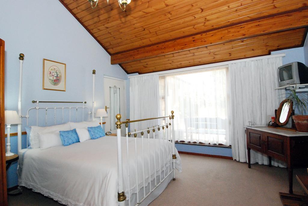 Old Oak Guest House Белвилл Номер фото